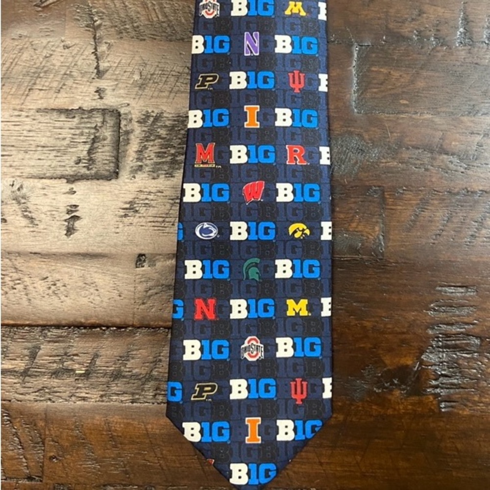 Eagles Wings College Football BIG 10 Football Neck Tie NEW